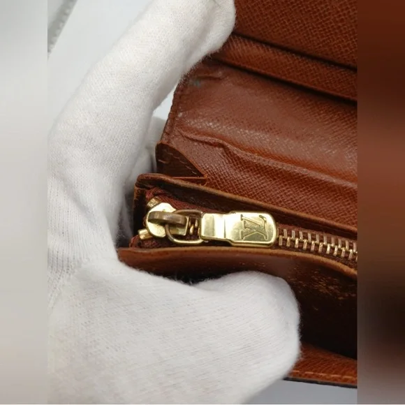 Louis Vuitton 2002 Porte Monnaie Tresor Compact Wallet Authentic and Vintage - Picture 9 of 17